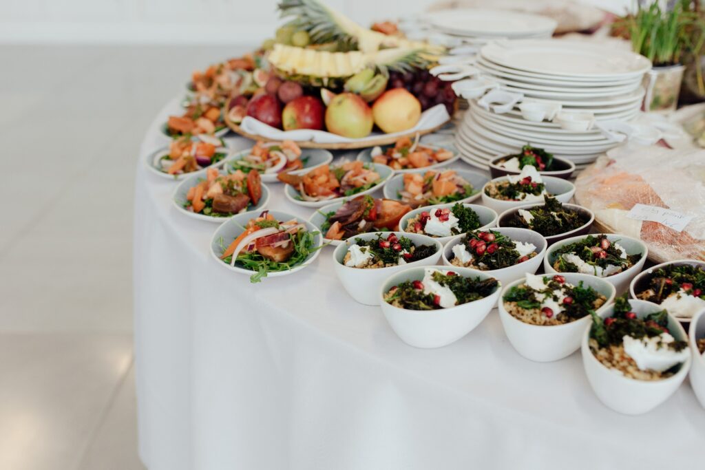 Leichtes Essen für eine Sommerhochzeit