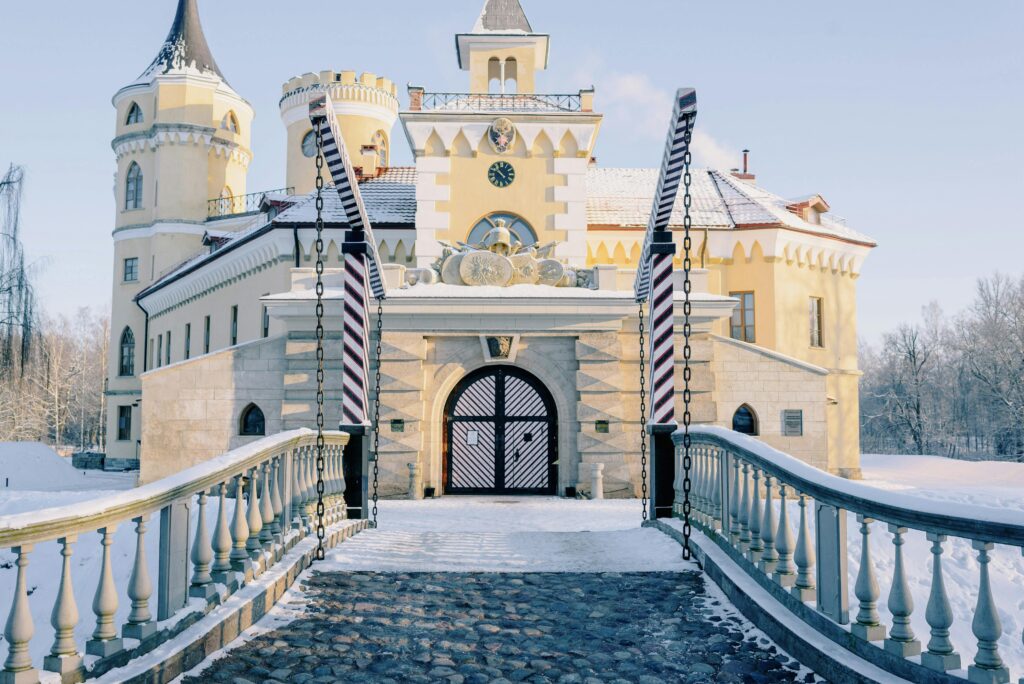 Wie wäre eine weiße Winterlandschaft um die Schloss-Location herum?