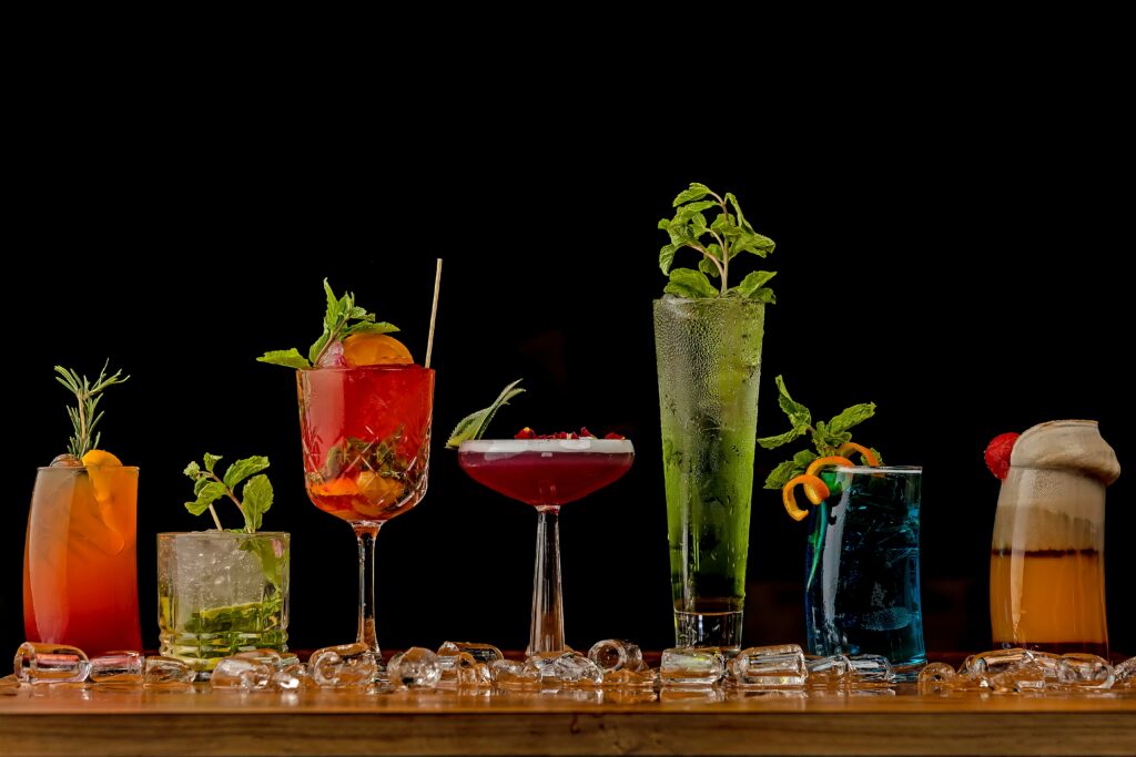 Als Schwangere kannst du auf deiner Hochzeit leckere alkoholfreie Cocktails anbieten.