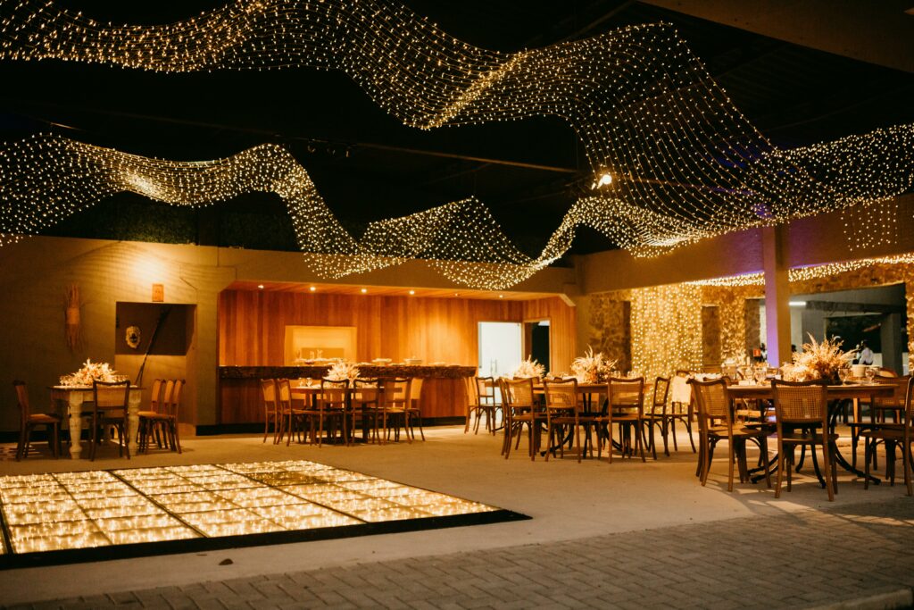 Beleuchtung auf einer Gartenhochzeit